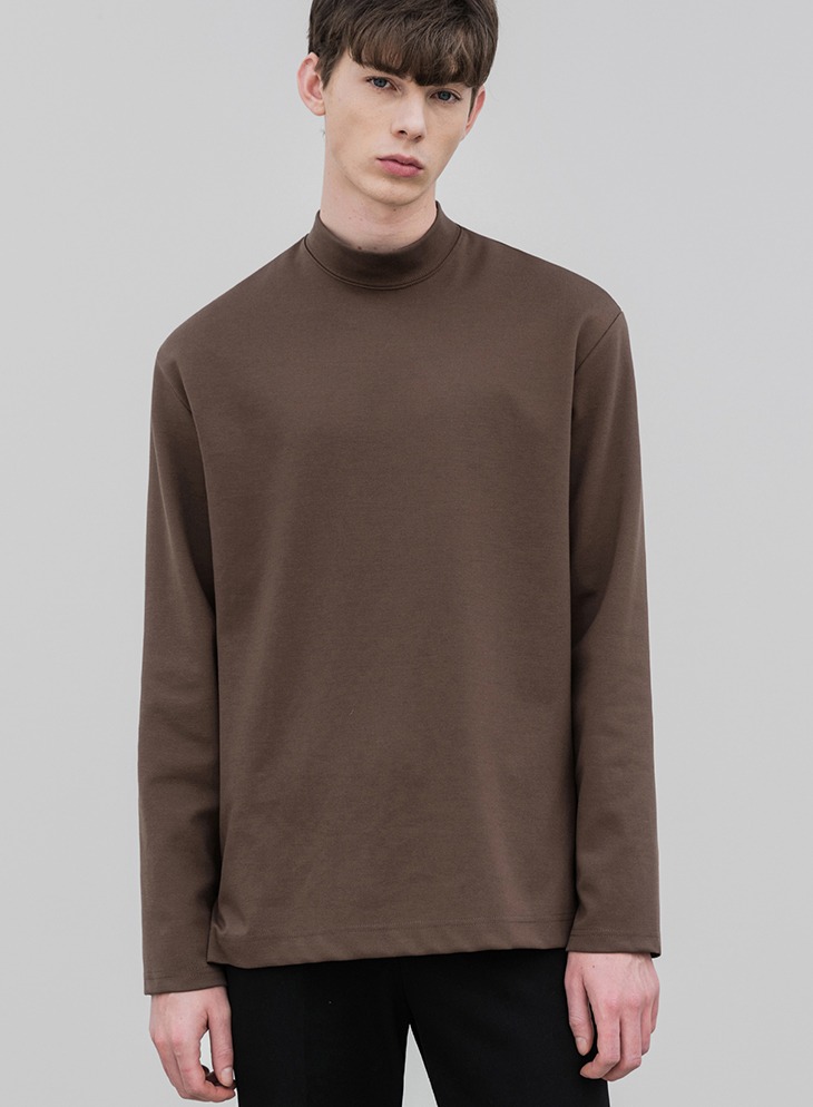 BREED MOCK-NECK LONG SLEEVE T-SHIRTS [BROWN]