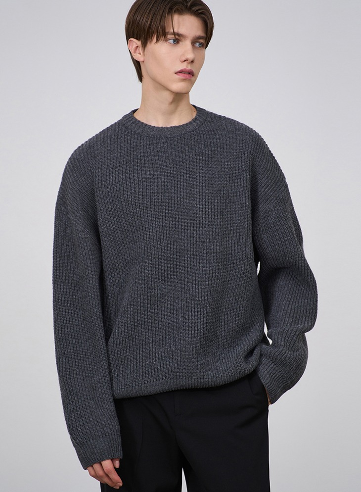 HACHI BULKY ROUND KNIT [CHARCOAL]